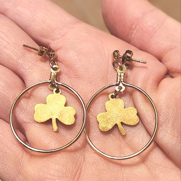 Creative Irish Gifts Shamrock Earrings & Irish For A Day Button - Picture 3 of 5